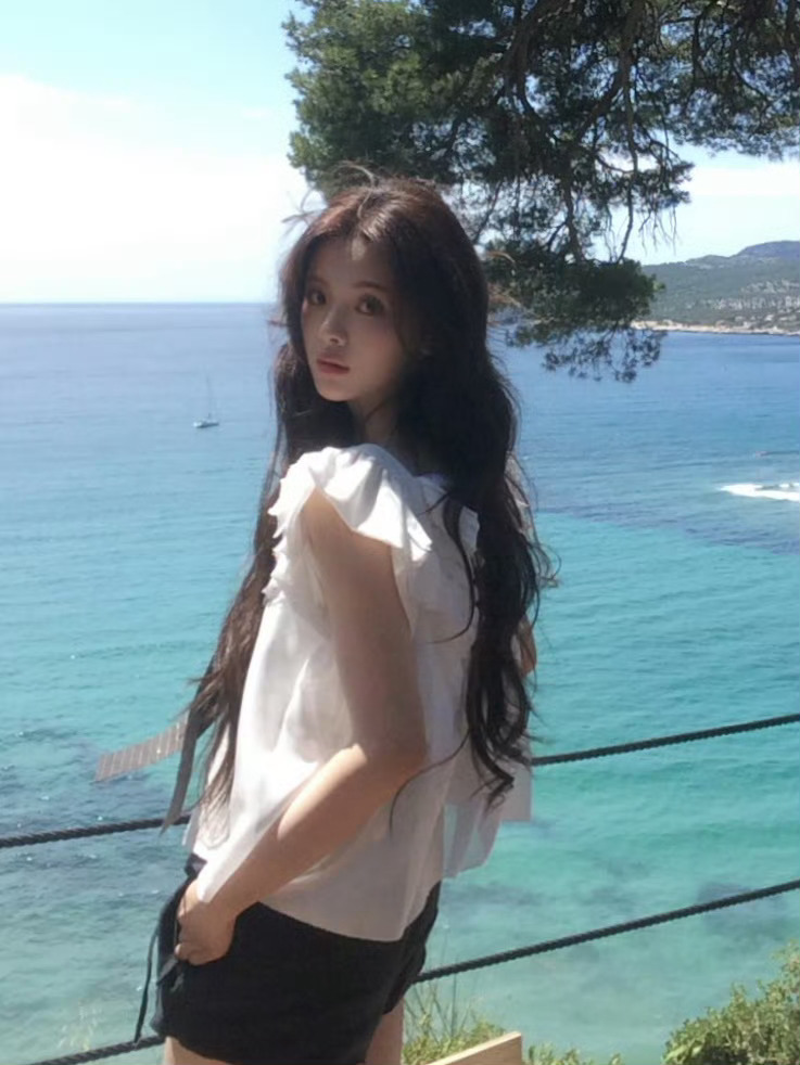 杨超越 南法有谁呀有ycy啊我的异国女友发来的明信片 