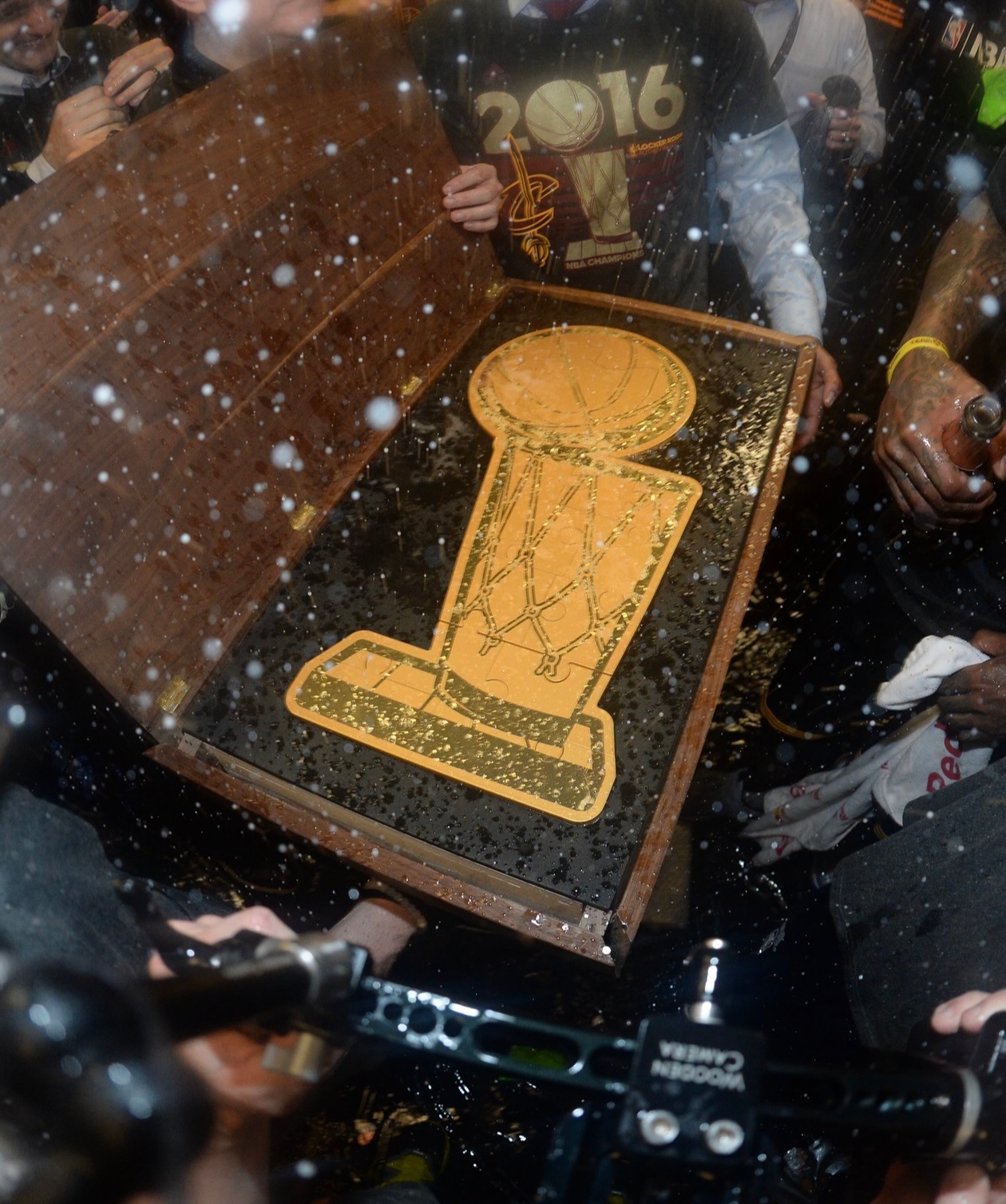 篮天下2016冠军回忆之克利夫兰骑士队，骑士1-3落后逆转夺冠🏆Images 