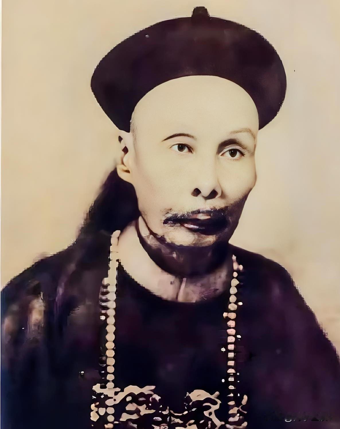 1895年刘永福保台抗日，留下感人至深《离台书》：
流落天涯四月天，尊前相对泪涓