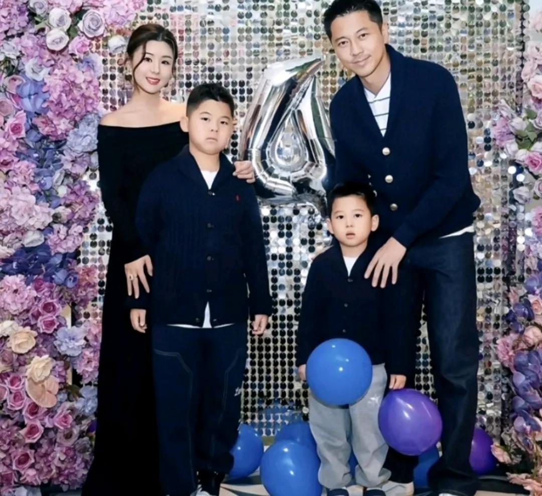 这对肉乎乎的兄弟好可爱！

王雷曾公开表示想儿女双全

如果给两个哥哥生个妹妹，