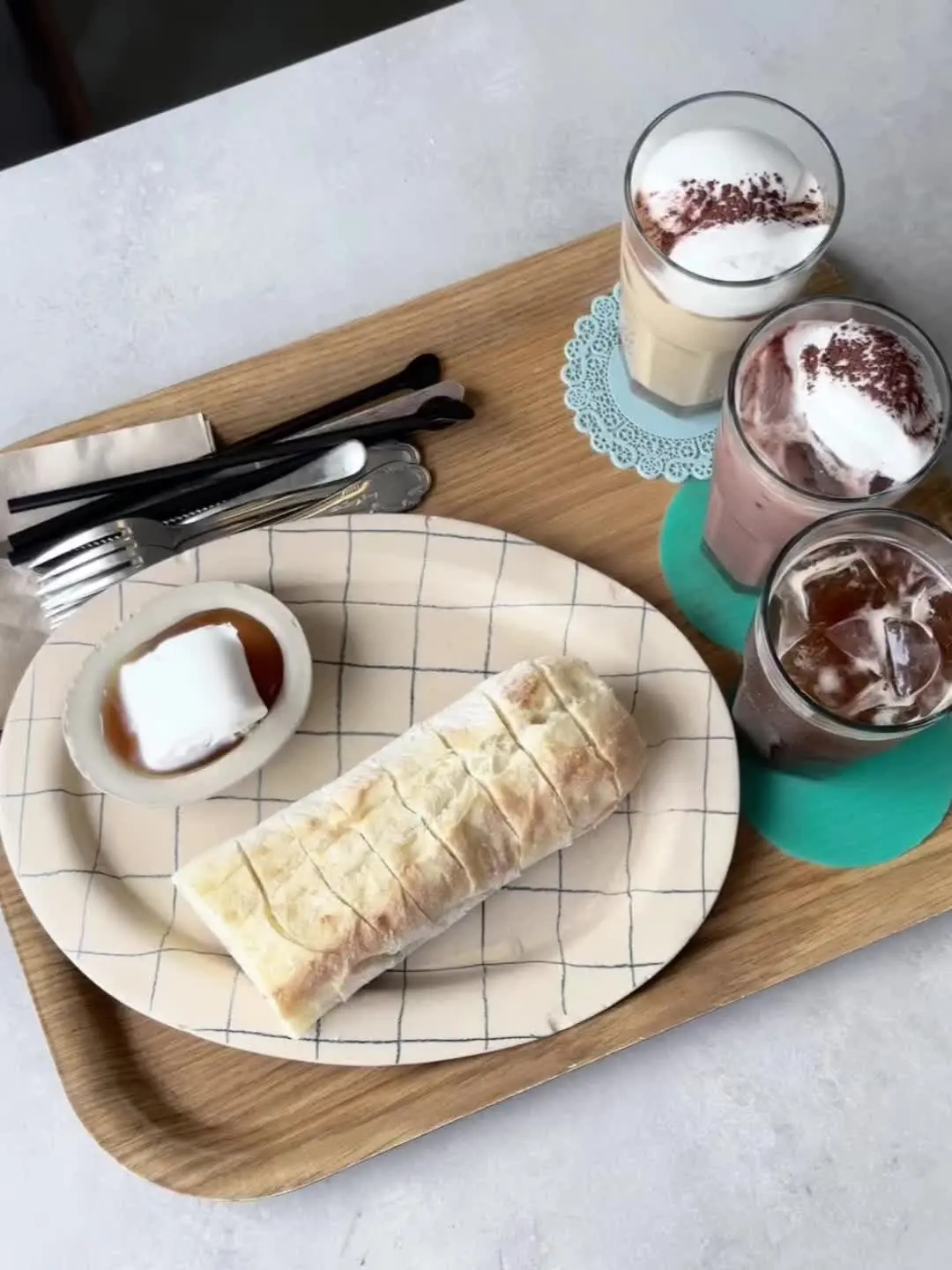 在釜山坐了胶囊小火车看了海。有超美的晚霞还遇见了彩虹。好幸福。我会永远...