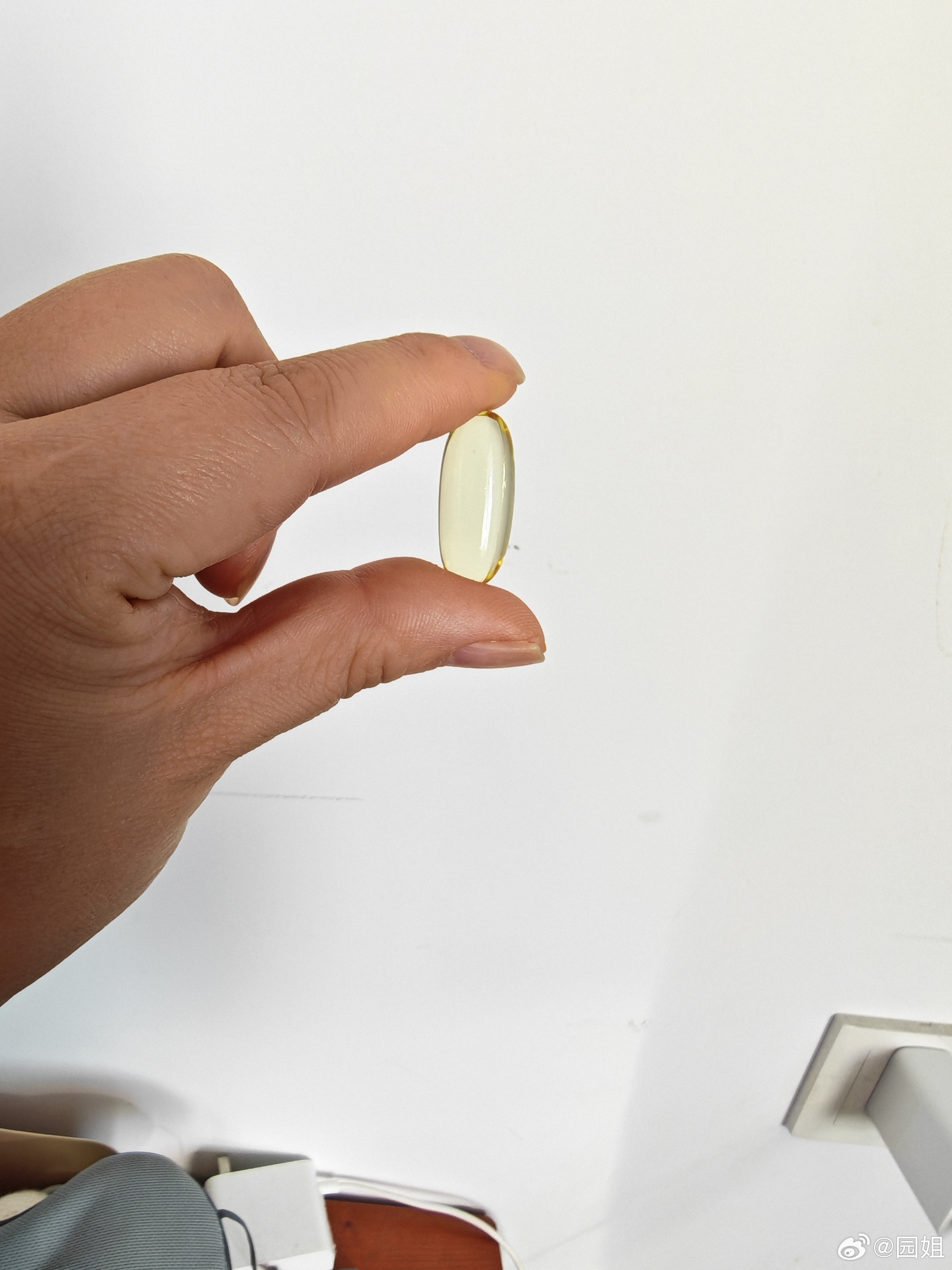 不理解现在的维生素为什么做的那么大一颗，都卡嗓子