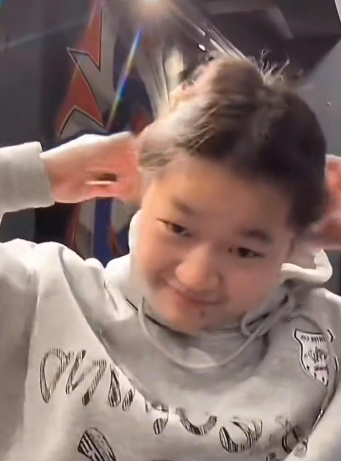 全红婵说“攻击我也没事”，

网上吵翻了，

她到底在让步还是在较真？

最近全