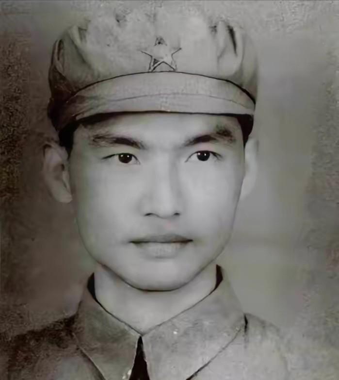 1947年，国军少校被俘，押送到连部，连长正要问话，他却先说：“同志，你级别低，