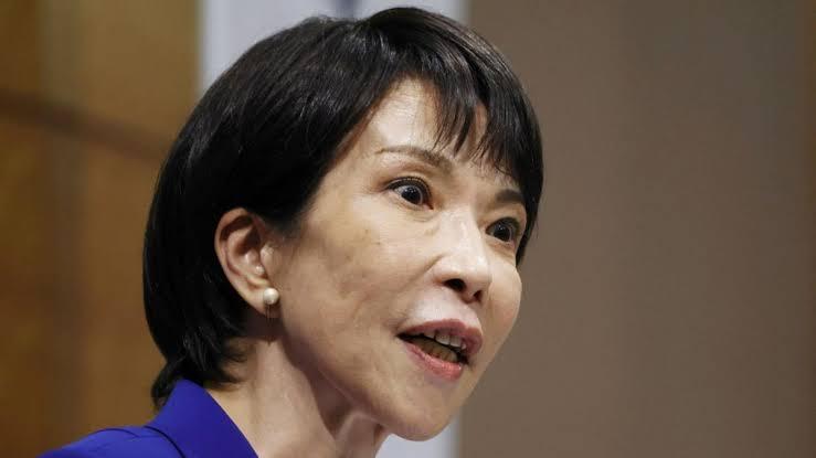 政客最怕的不是黑料，是一波又一波的黑料。对日本首相高市早苗来说，最近的负面新闻让