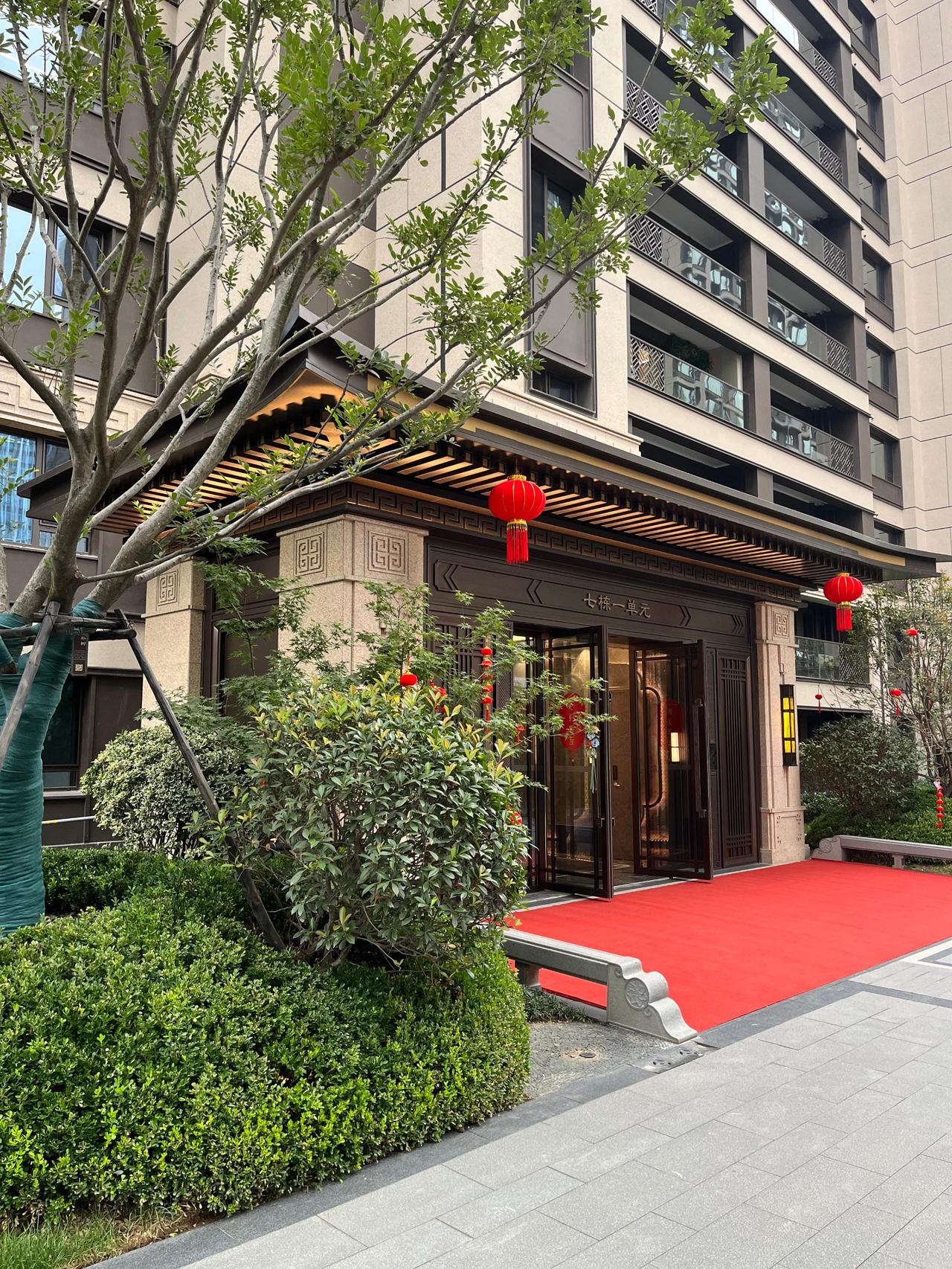 建发雍泉府交付！因为我们有装修工地所以趁着交付去了一趟，园林做的真不错，我去过上