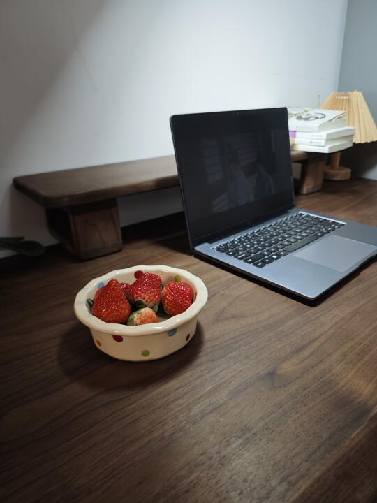 好看的桌子真的不太需要布置！