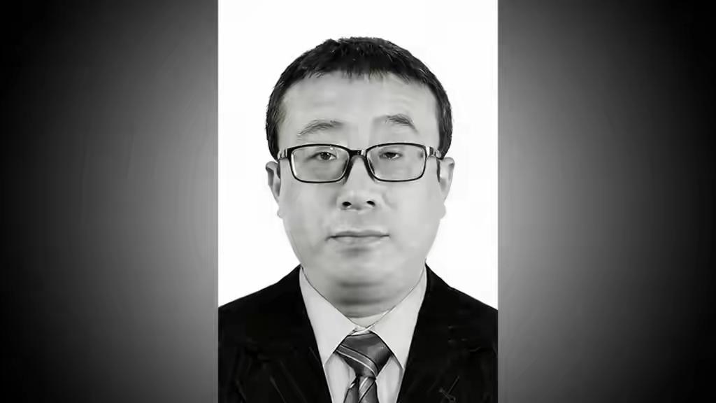 又一名中年律师突发疾病逝世，1月18号上海一名律师闫亚峰在工作中突发疾病不幸去世