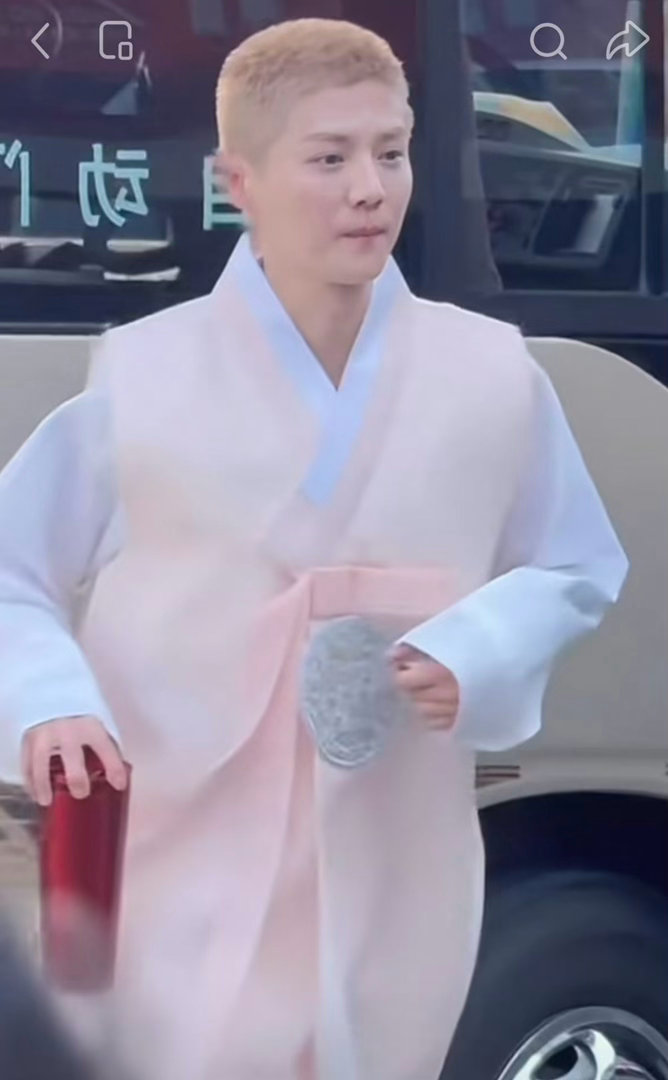 ？？这是鹿晗吗 