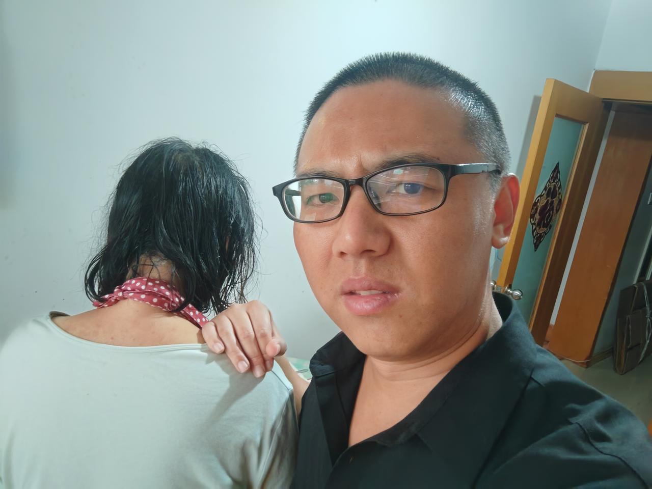 我还是不放心她们娘俩，不放心阿姨的身体，更不放心姐姐的血糖，我又搭车去找姐姐了，
