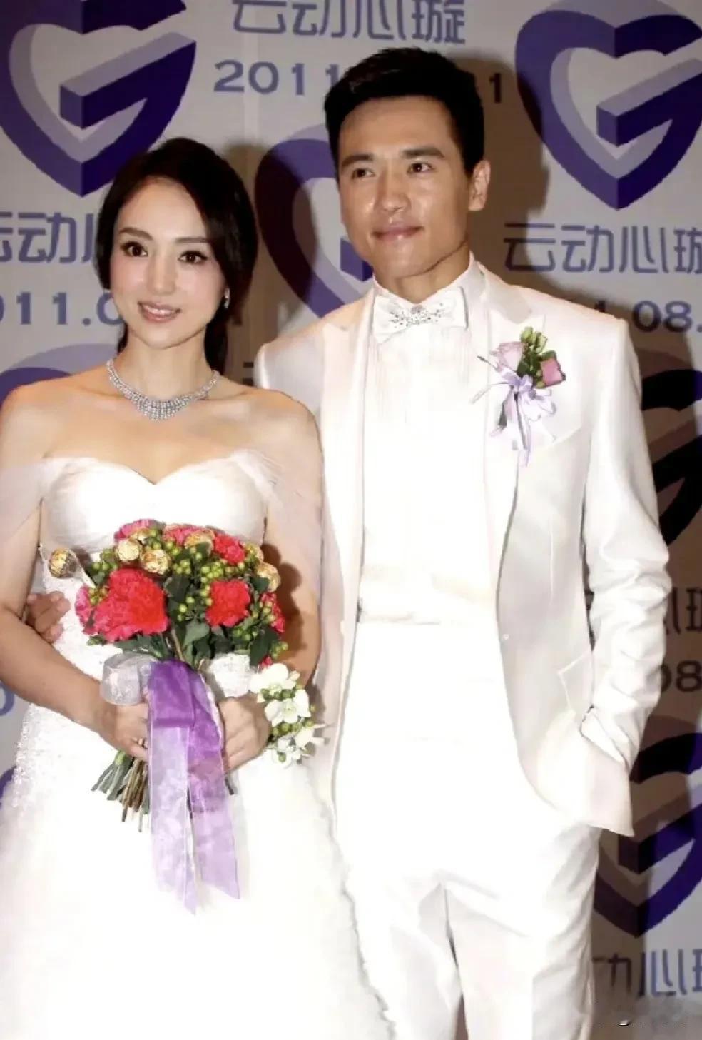 董璇的头婚很失败，所以对她内心伤害非常大，而我看她早期采访，感觉她也不是一个很有