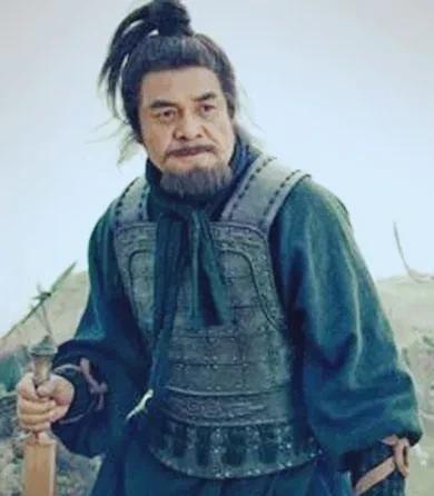 公元前202年，跟着刘邦打天下的功臣，只有20多人受到封赏，其他人商量要推翻刘邦