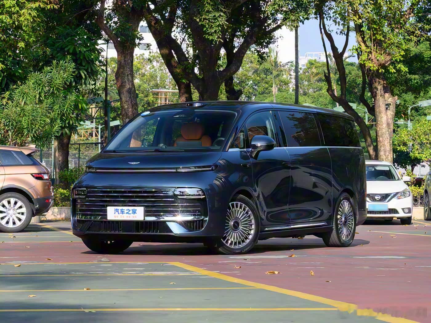 近日，我们从吉利银河品牌官方获悉，旗下的吉利银河V900正式上市，新车定位为中大