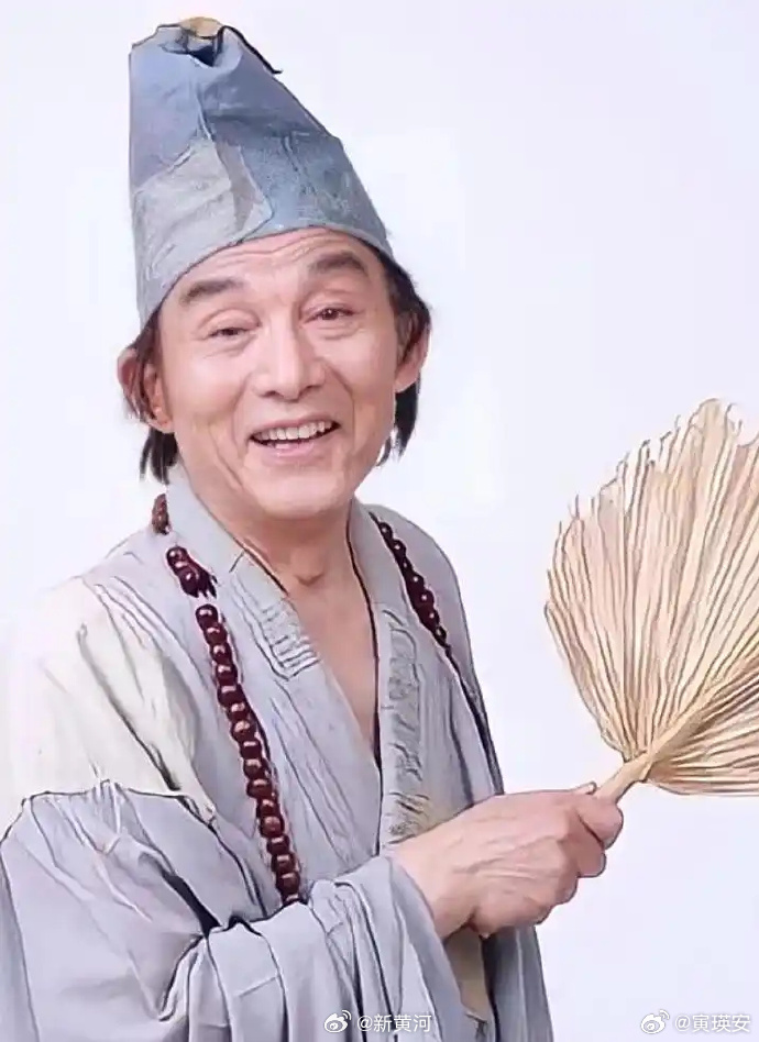 【#游本昌刚过完93岁生日#】游本昌今晨去世。中国国家话剧院表演艺术家、一级演员