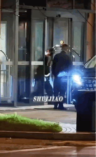 肖战宝诗龙前脚刚给人家故意编一些莫须有的东西，后脚肖战就到上海参加活动，更何况才