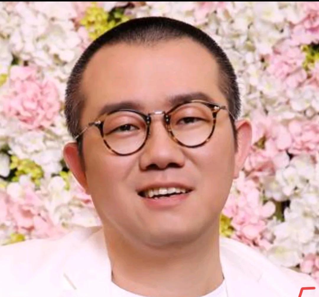 涂磊在直播间连线一个被拐儿童家庭时，说出了“感恩买家”的言论，引发网友愤怒。网友