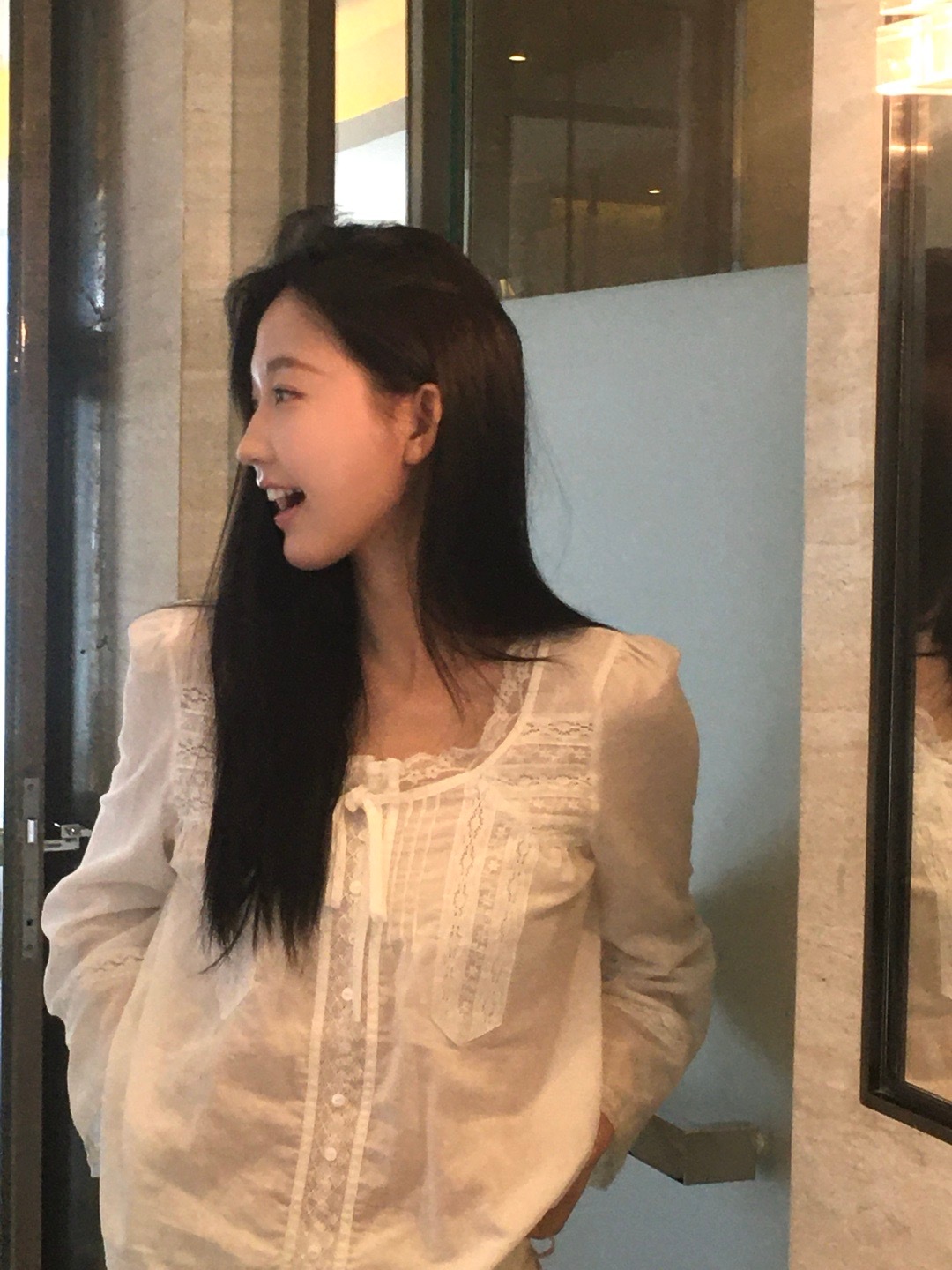 网剧八零小辣椒 和自己合照啦 ​​​