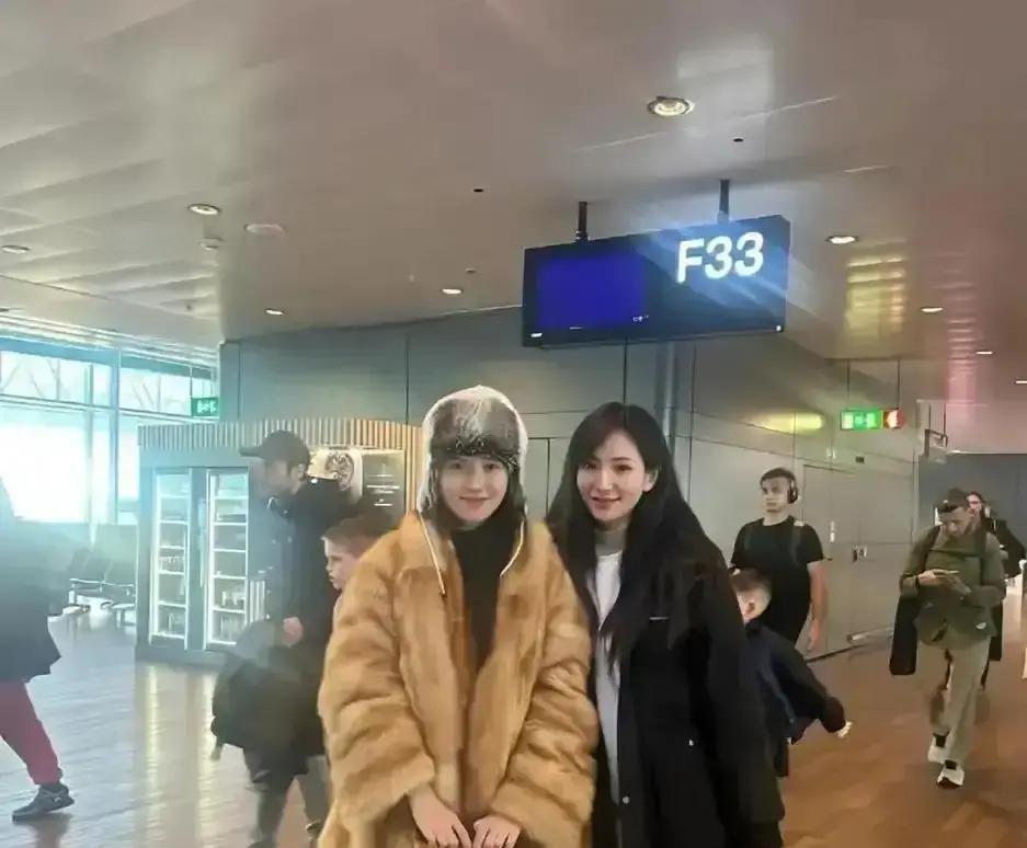 断供第7天，我靠二手皮草翻身
 
那天银行短信跳出“已逾期”，我盯着衣柜里五年前