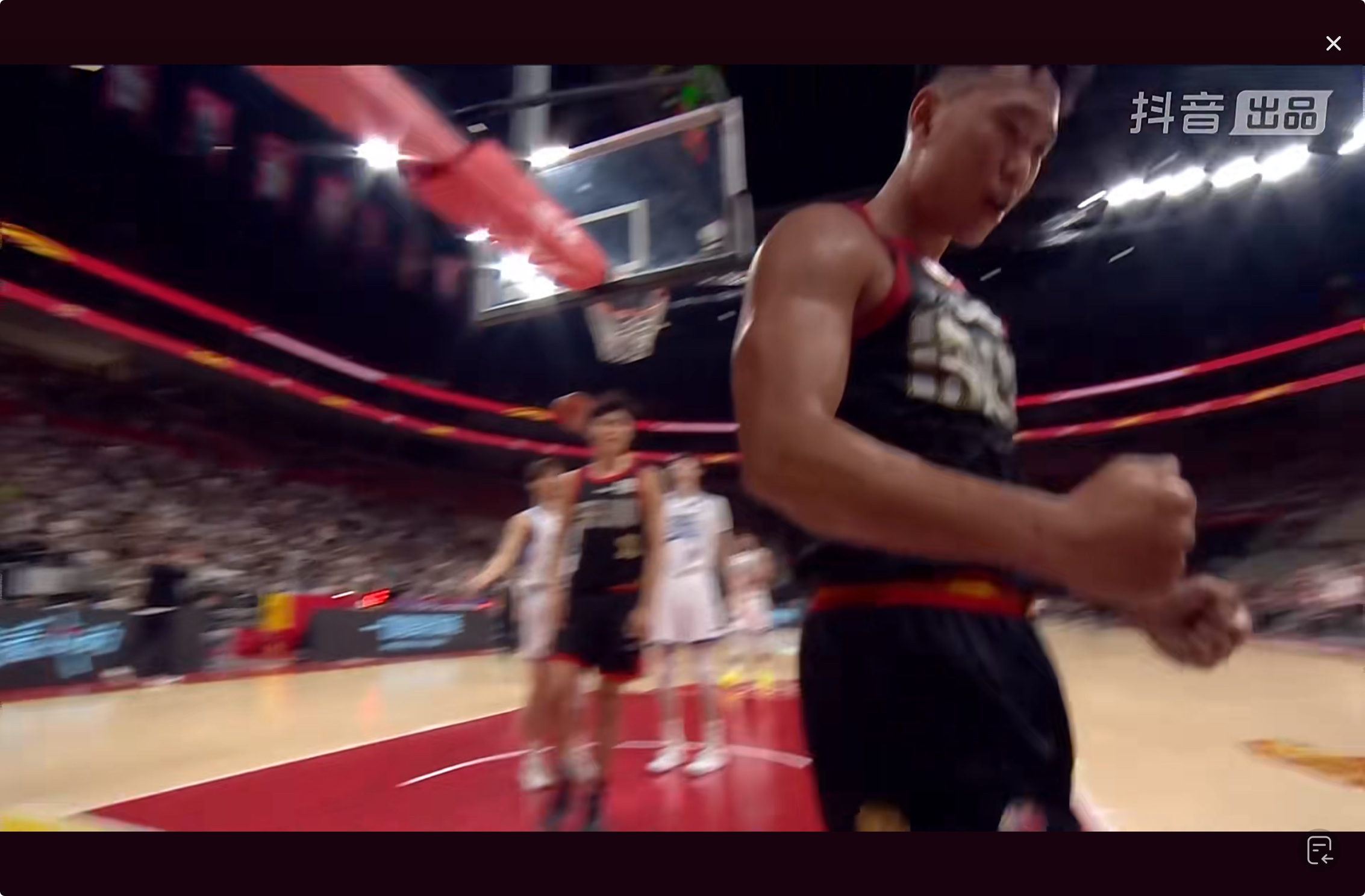 30分3篮板6助攻2抢断，贺希宁现在进攻真的自信，离MVP似乎越来越近。另外，深