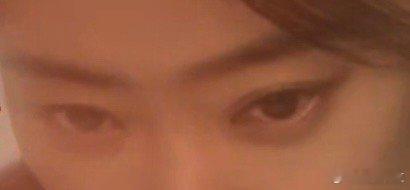 张小斐眼里全是戏 当张小斐用眼神为许默搭建起心理密室，我们终于明白：最好的演员不