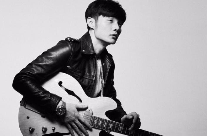 这件事我明确站李荣浩这一边。


逻辑其实很简单：歌是他写的，版权在他手里。他愿