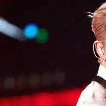 【娱乐资讯💞💞💞】狗仔偷拍唐嫣罗晋？狗仔为了拍唐嫣罗晋同框，直接跑到罗晋父