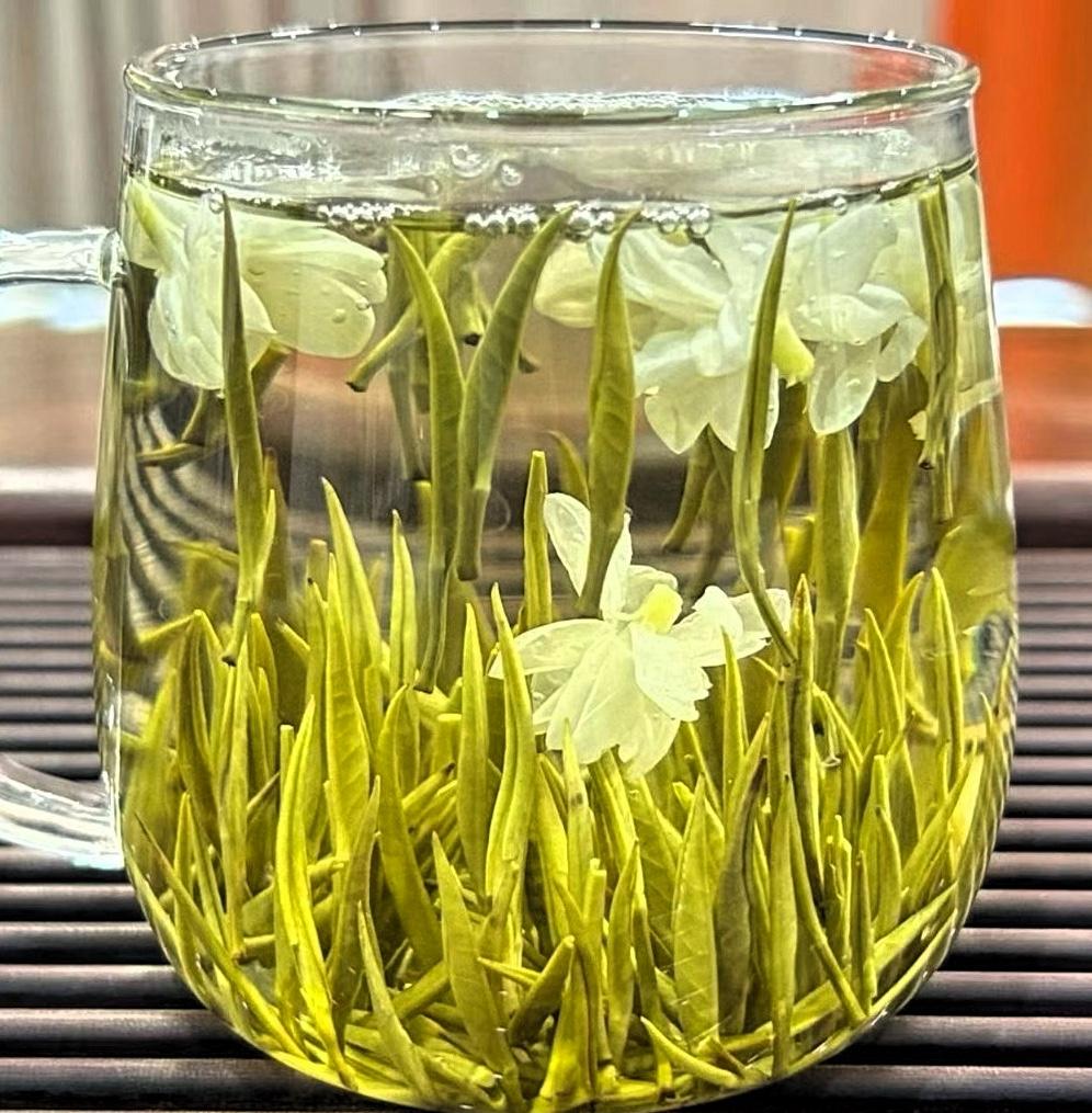 “正经人谁喝茉莉花茶”，每次看到这句话都忍不住要说两句。

茉莉花茶不是不正经的