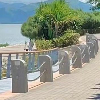 阳光信用 阳光信用每日一善 生活不是用来妥协的，你退缩得越多，能让你喘息的空间就