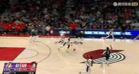 合理吗？压哨1攻詹姆斯不压时间反被空接！
半场最后一攻压时间才是合理篮球吧？即便