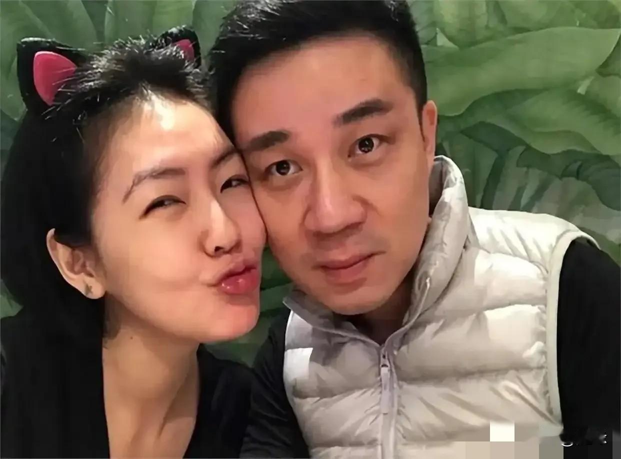 小S真的很奇怪！
金钟奖获奖感言，说想念姐姐，说要把奖杯送给S妈，说姐夫具俊晔有