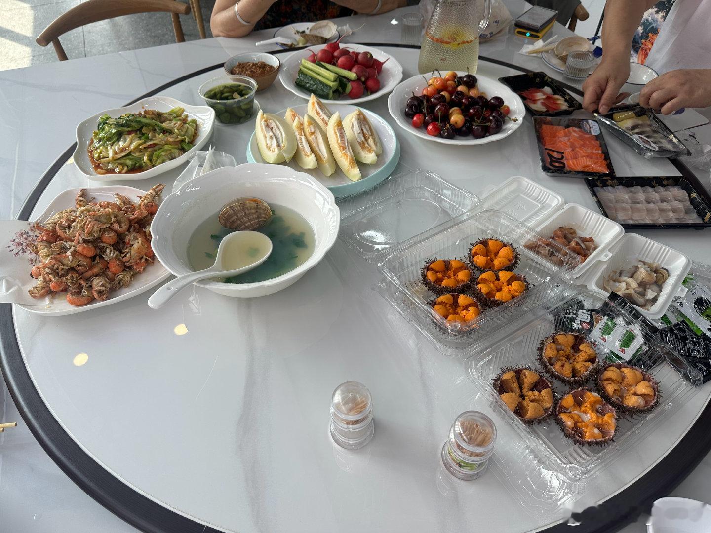就这样结束大连之旅海胆吃了海鲜吃了樱桃吃了飒哥的冰淇淋吃了澡搓了背敲了大连人民的
