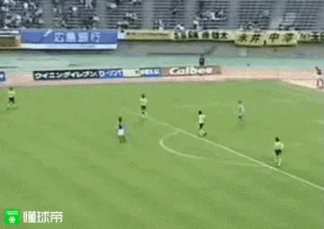 “乌龙之神”南雄太正式退役！这位日本门将2004年在一场J联赛中把球扔进自家大门