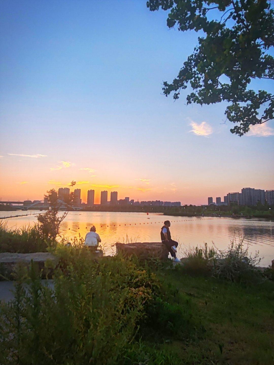 山美水美家乡美 夕阳西下美如画……用眼睛寻找美丽江南天天拍江南手影好摄天下 马鞍