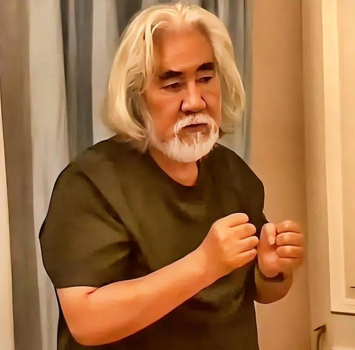 估计张纪中是真的怕了！！
他说自己现在有一个很大的困扰，就是孩子常常会问他：爸爸