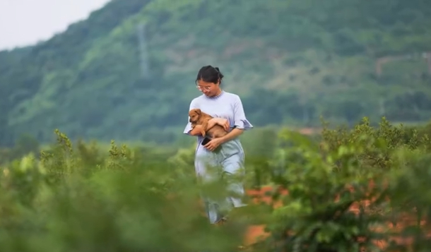 端午回老家随手拍了几张亲戚阿姨的日常穿搭，发朋友圈好多人追着问链接。有穿棉麻两件