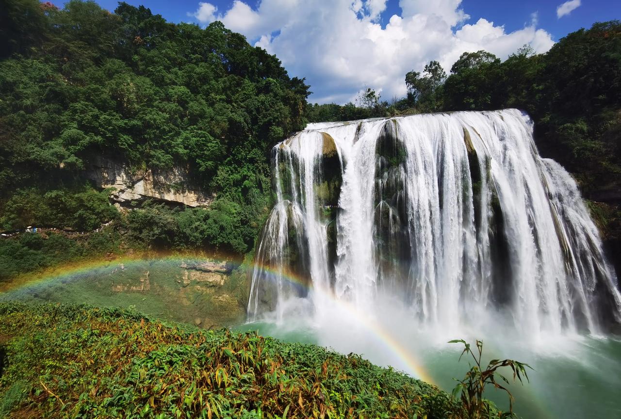 读《过去的年》有感

读了莫言《不被大风吹倒》中的《过去的年》，回忆童年对春节尤