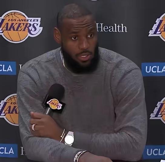 记者：常规赛收官阶段，你们本来一切向好，现在东契奇受伤，里弗斯受伤，接下来你们怎