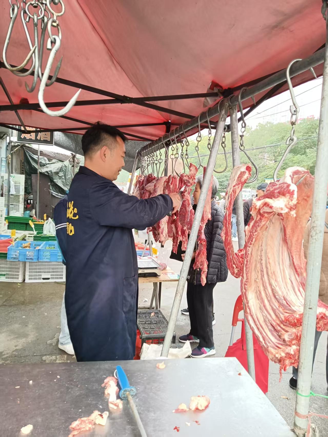 逛襄州区最大的狗市场，感受襄阳的人间烟火气。

今日天气真好，带爸妈和姐姐逛了襄