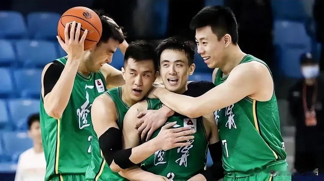 随着#辽宁三胜广东# ，本赛季CBA总冠军将在以下五支球队产生，广东队的夺冠概率