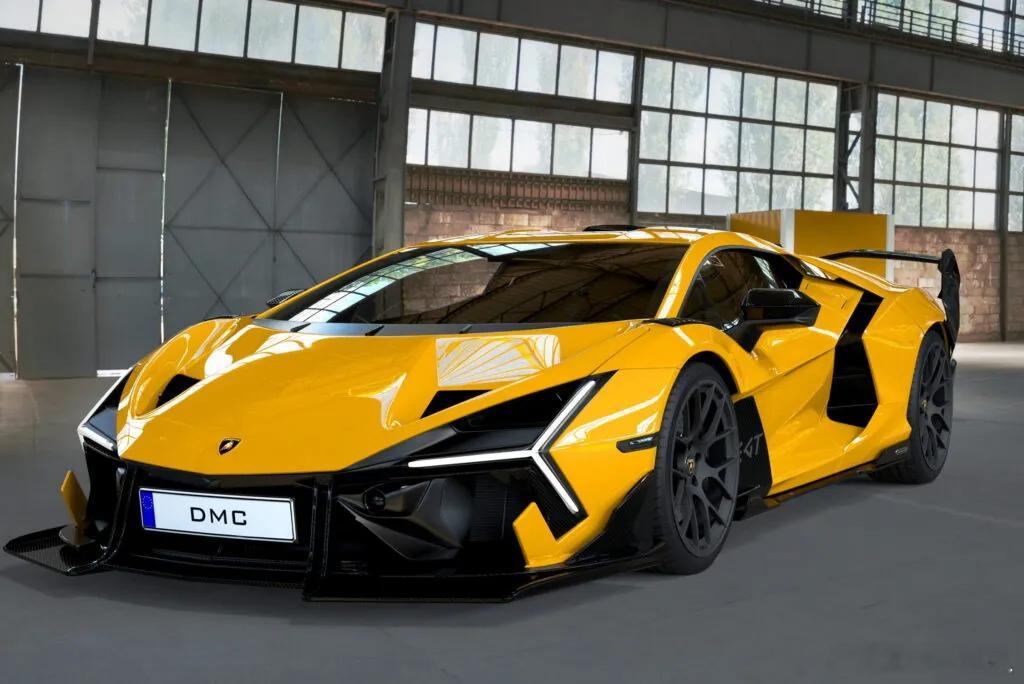 作为旗舰车型 Aventador 的继任者，搭载 V-12 发动机的插电式混合动
