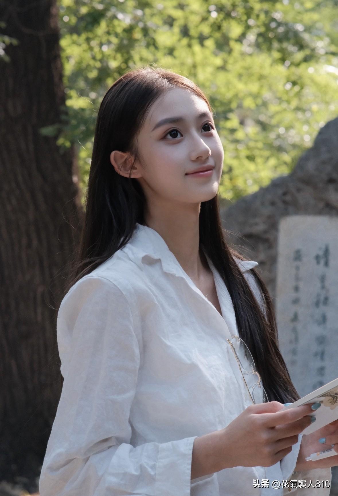 舒适简约的穿搭日常
中戏