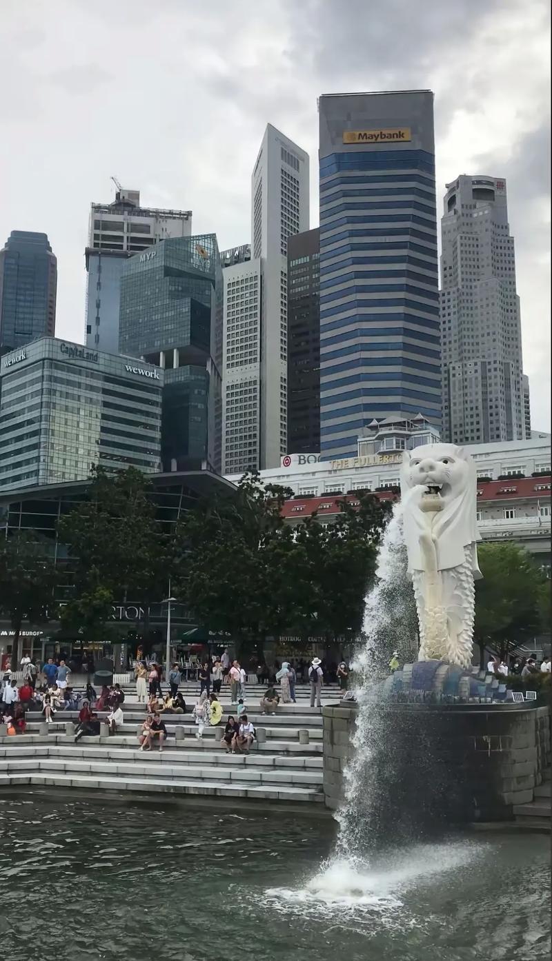 劳资双方利益共赢，才是真正促进新加坡发展的动力，
         作为英国的前