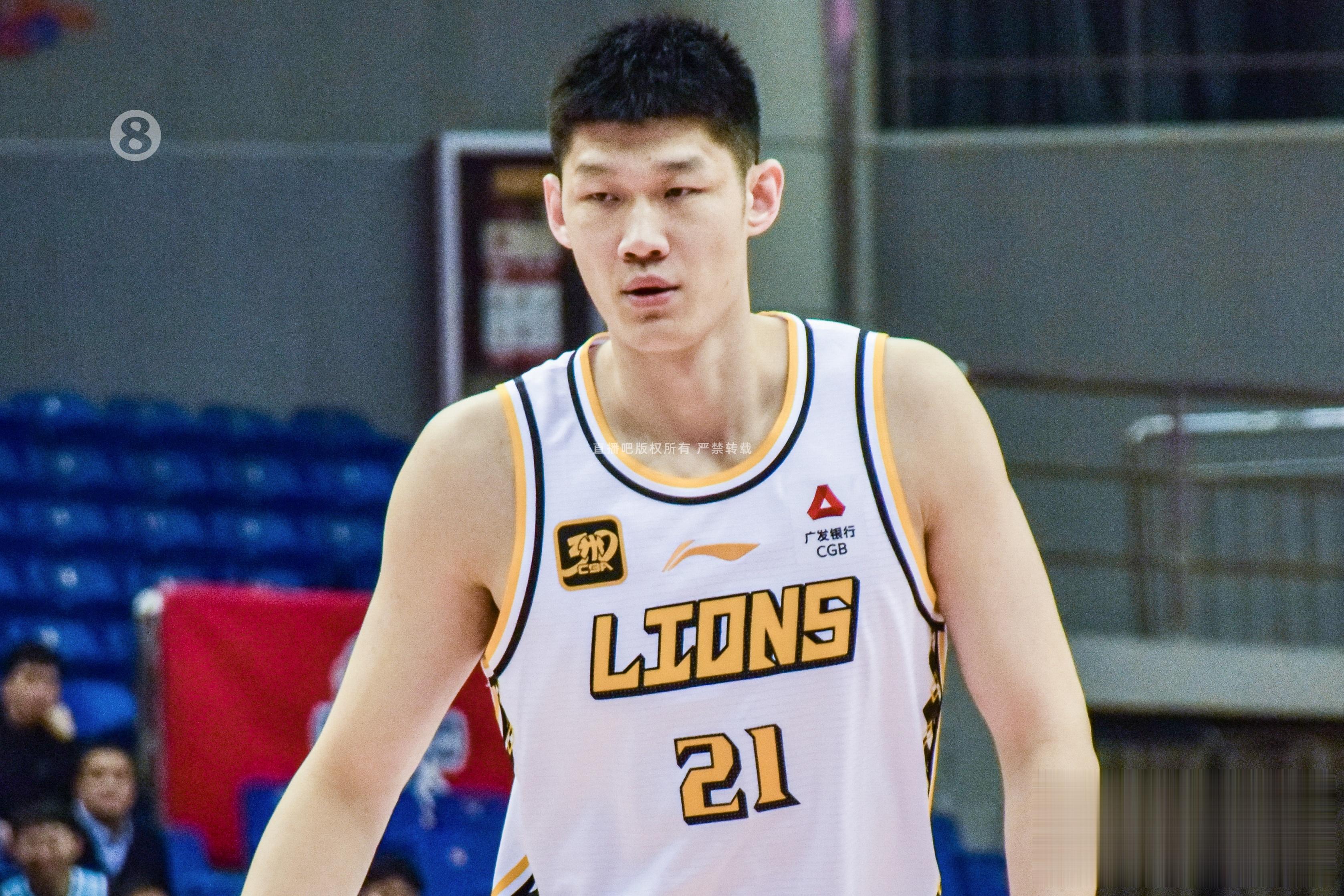 状态一般但关键时刻有所发挥！胡金秋投篮19中7砍16分11篮板