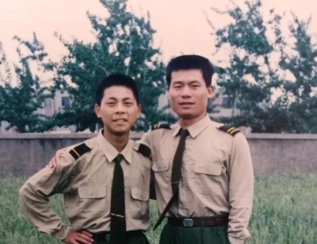 1985年，中央军委提出了“军队要忍耐”的重大决策，财政只管拨六成军费，其余四成