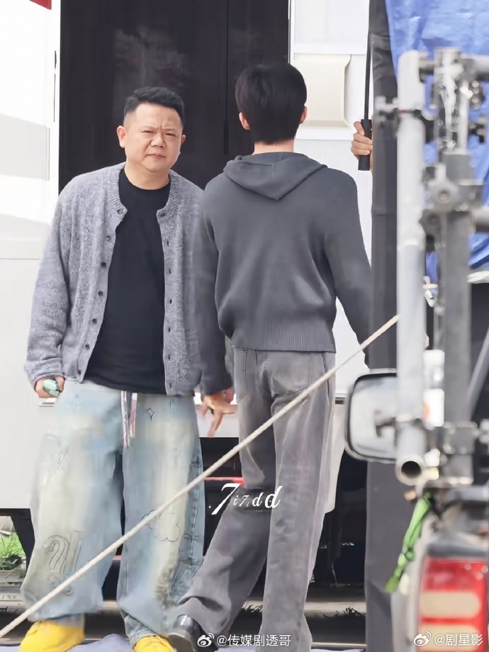 花少制片人去探班王星越王星越或将参加花少8 制片人探班超有戏，王星越有望加盟花少