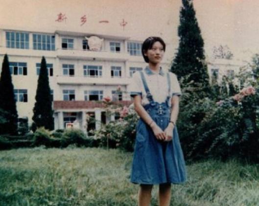 河南“天才少女”何碧玉：14岁以750分考入清华，出国留学后怎样？

1985年