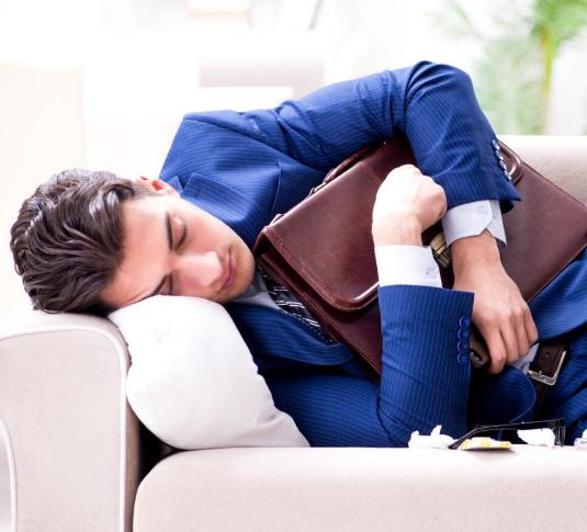 你有午休的习惯？提醒：长期坚持午休，身体迟早会收获4大好处！

很多人对午休这件