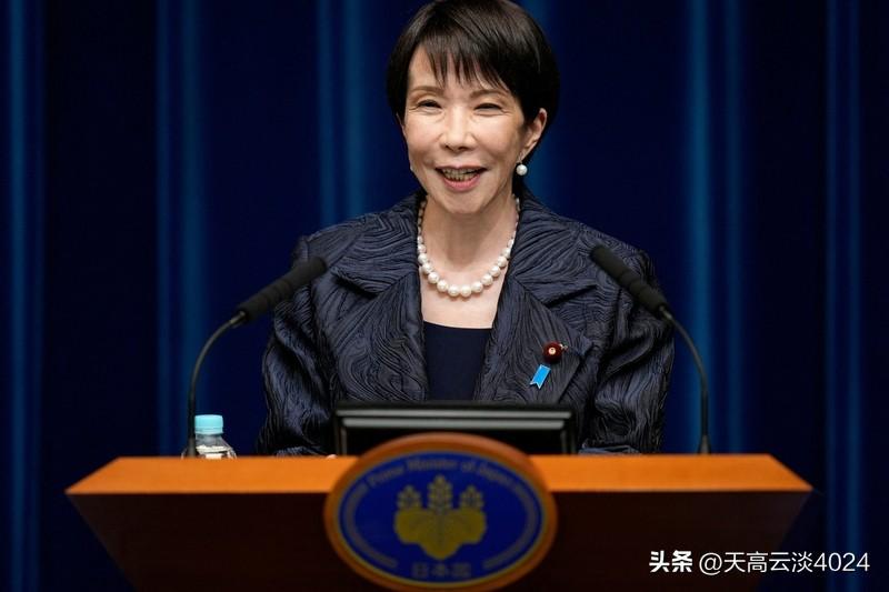 日官方为何公布高市早苗APEC名场面 11月2日，日本首相官邸官方账号公布高市早