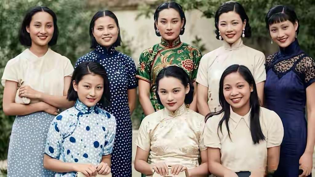 1932年张宗昌在济南遇刺身亡，留下二十五房姨太。大太太袁书饿分发大洋遣散众人，