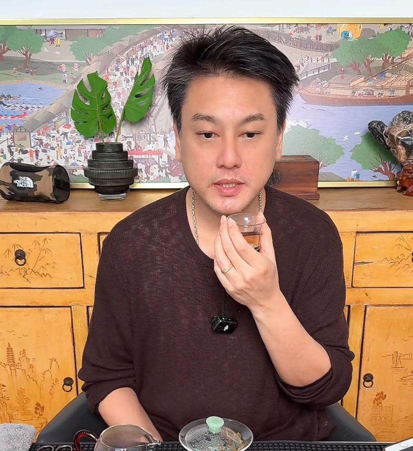 朱孝天解释说，跟F4的其他三个人只是没那么熟了，并不是网友说的他们不和。

朱孝